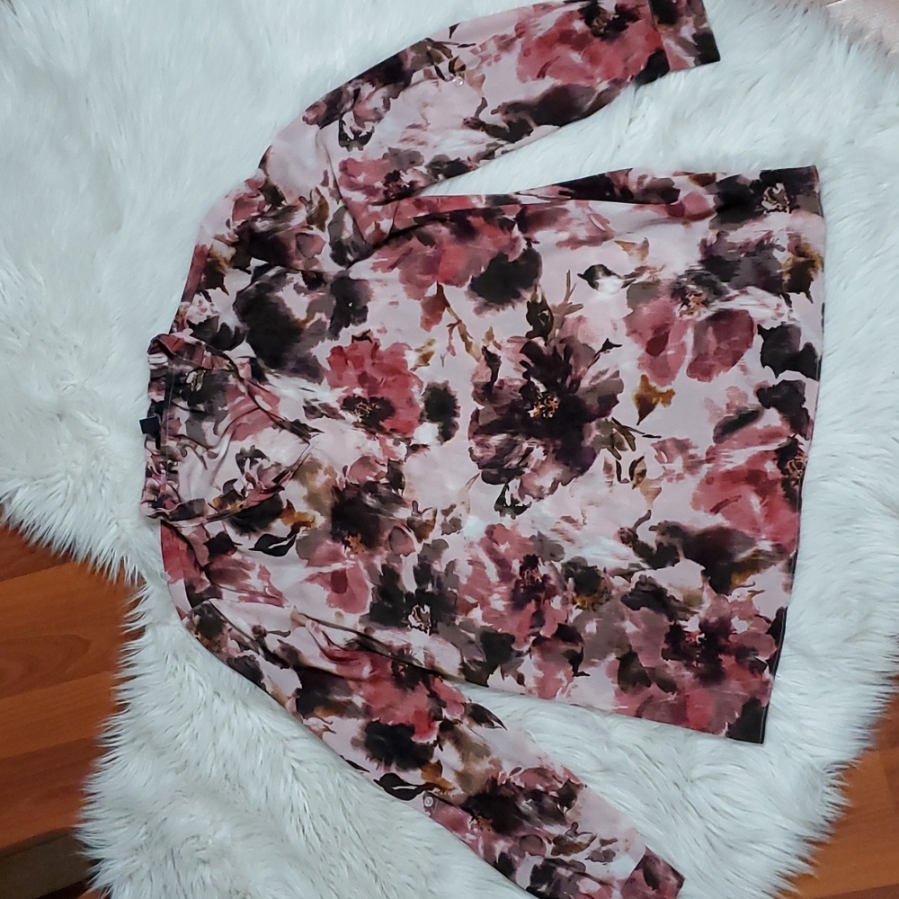 Simply Vera Wang floral blouse